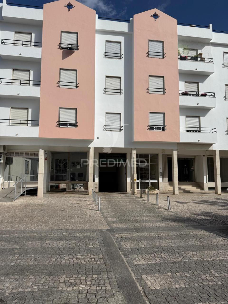 Oportunidade única no centro de almeirim - duas casas num só investimento!