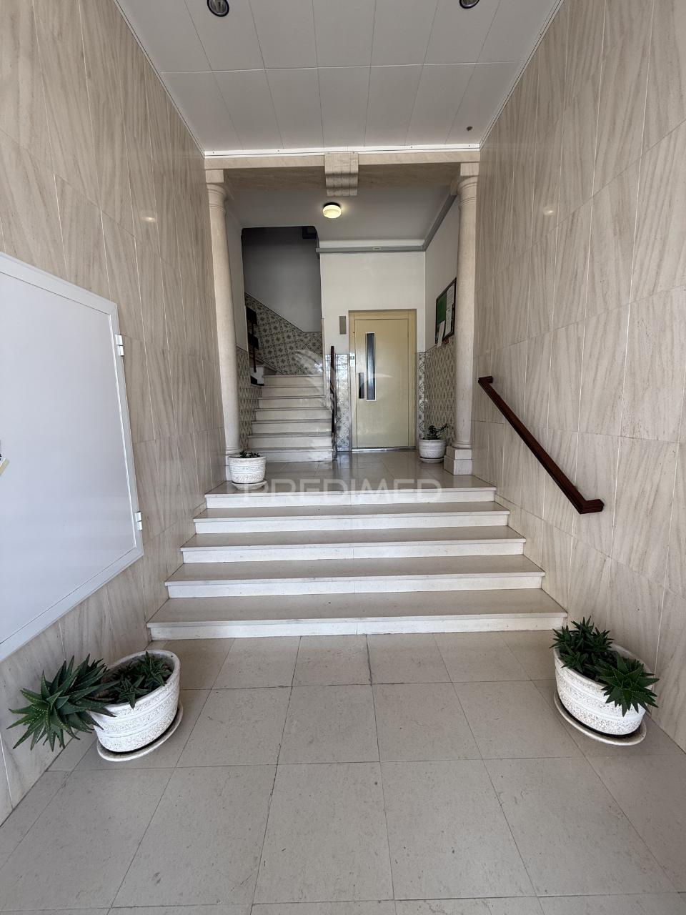 Oportunidade única no centro de almeirim - duas casas num só investimento!