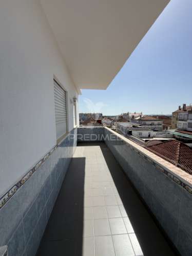 Oportunidade única no centro de almeirim - duas casas num só investimento!