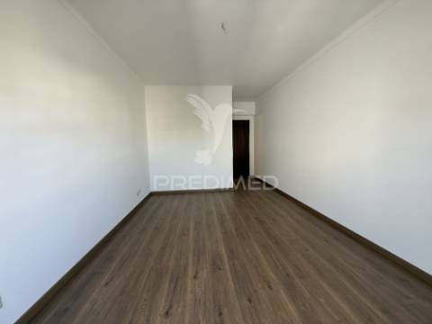 Oportunidade única no centro de almeirim - duas casas num só investimento!