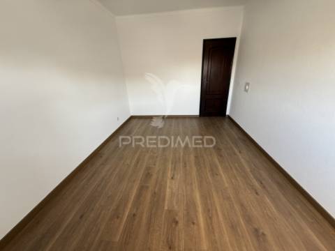 Oportunidade única no centro de almeirim - duas casas num só investimento!