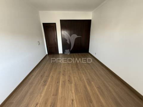 Oportunidade única no centro de almeirim - duas casas num só investimento!
