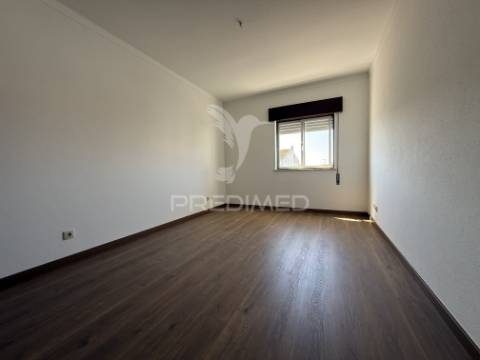 Oportunidade única no centro de almeirim - duas casas num só investimento!