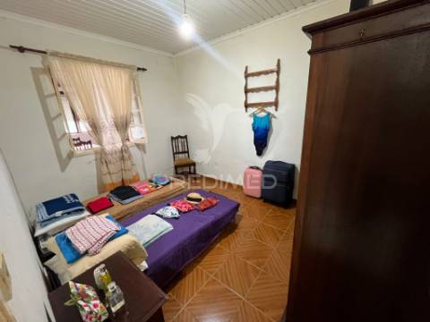 Moradia t2 na estrada 25 de abril – a poucos minutos do centro da praia da vitória