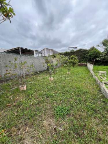 Moradia t2 na estrada 25 de abril – a poucos minutos do centro da praia da vitória
