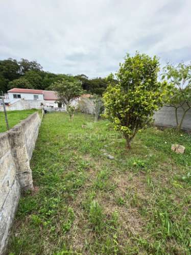 Moradia t2 na estrada 25 de abril – a poucos minutos do centro da praia da vitória