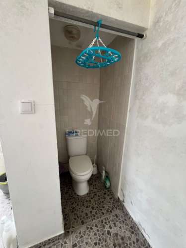 Moradia t2 na estrada 25 de abril – a poucos minutos do centro da praia da vitória