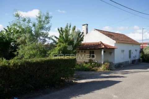 Casa de aldeia com terreno, poço | sobral – são vicente do paul