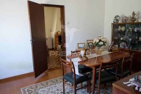 Casa de aldeia com terreno, poço | sobral – são vicente do paul