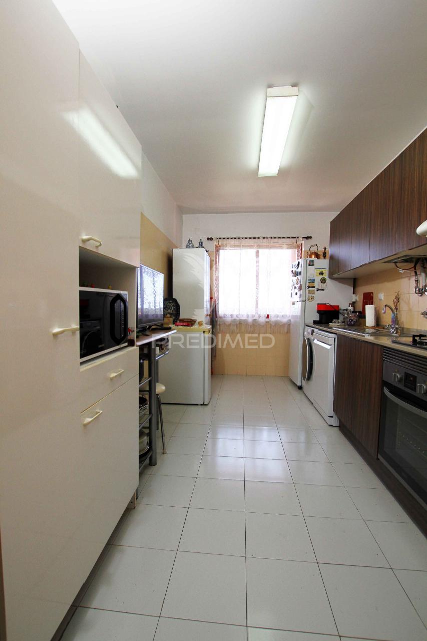 Apartamento t2 perto do metro superfície com vista desafogada