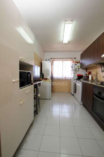 Apartamento t2 perto do metro superfície com vista desafogada