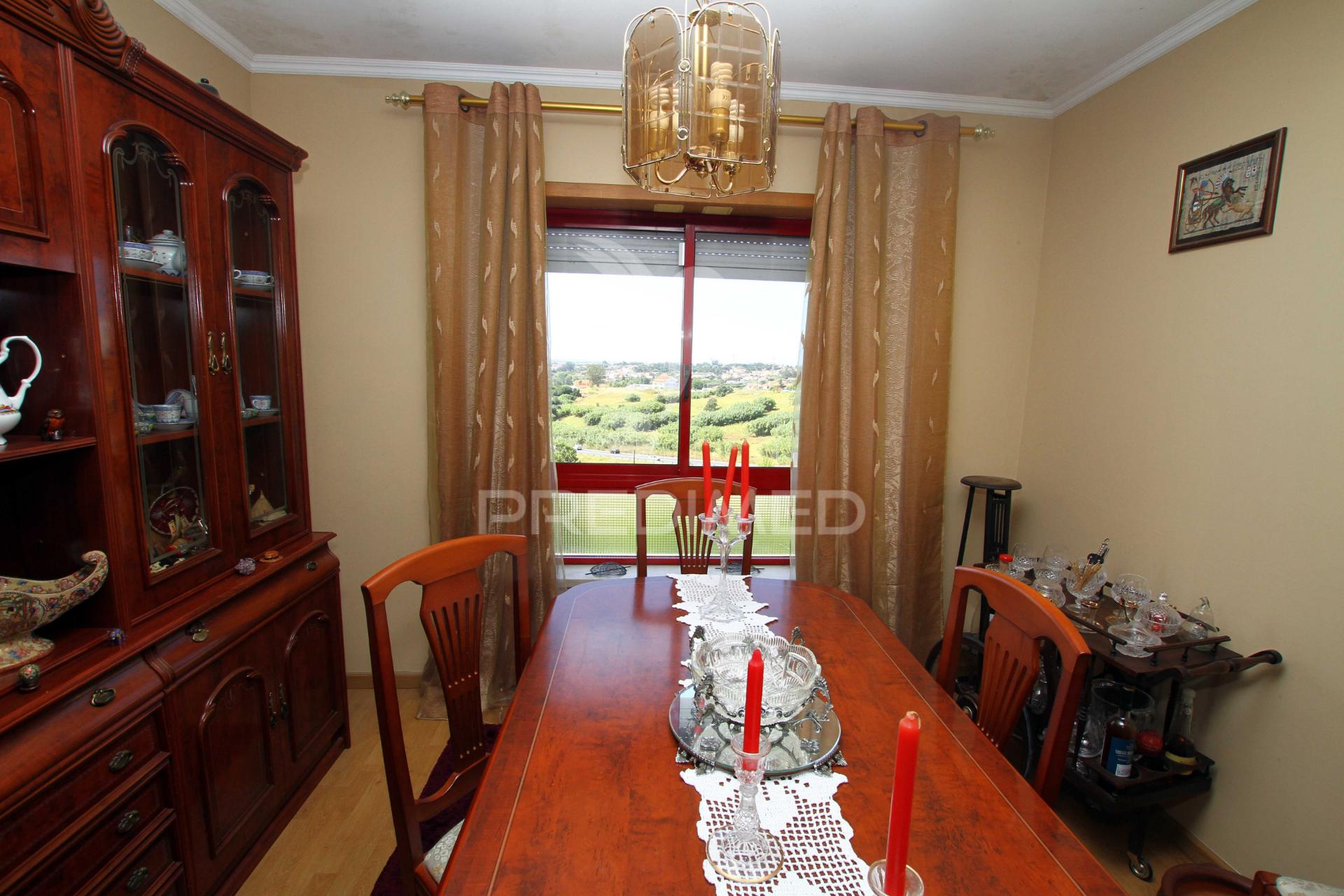 Apartamento t2 perto do metro superfície com vista desafogada