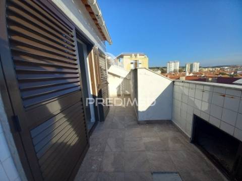Duplex costa caparica