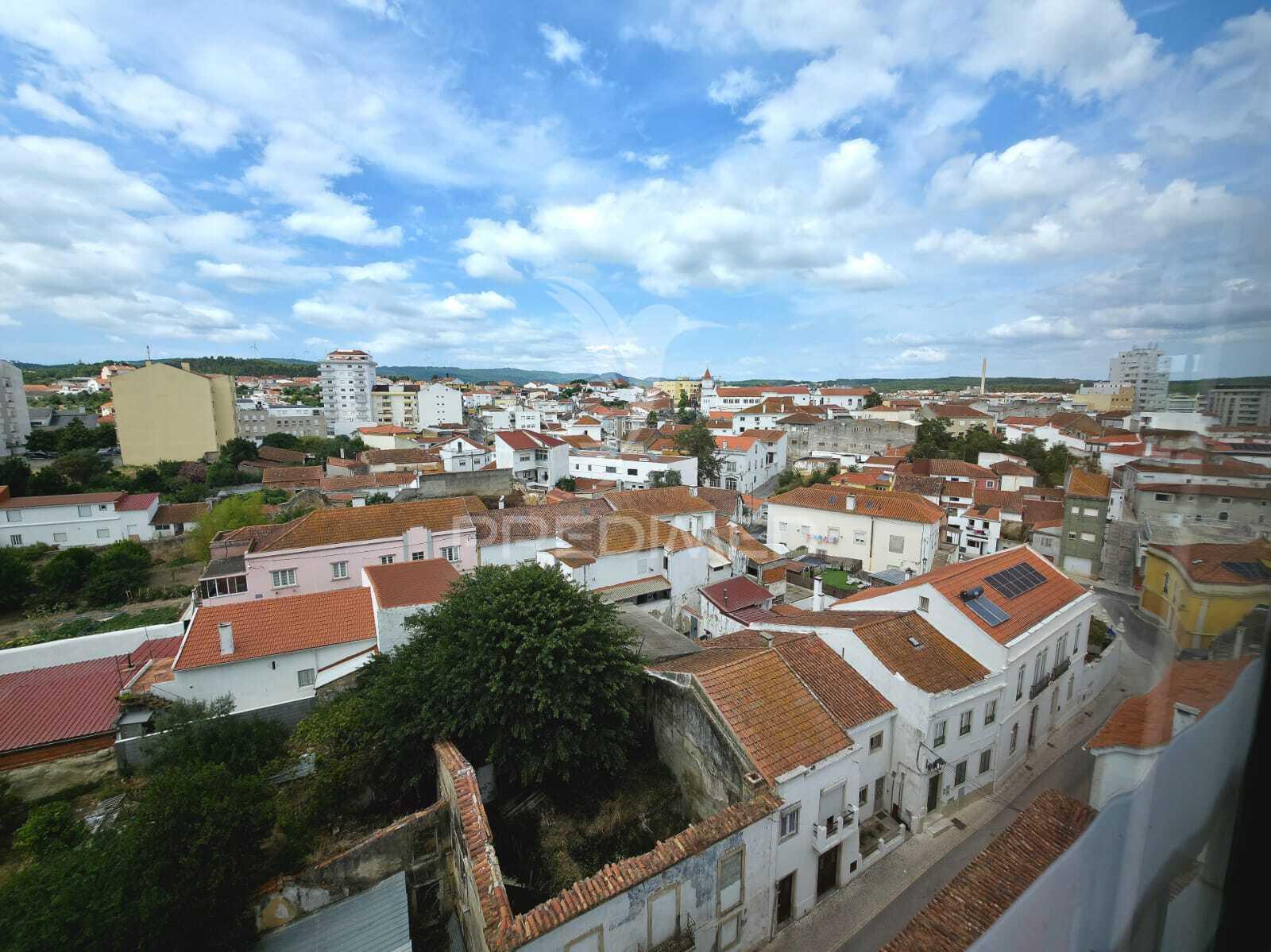 Apartamento t3 centro de rio maior