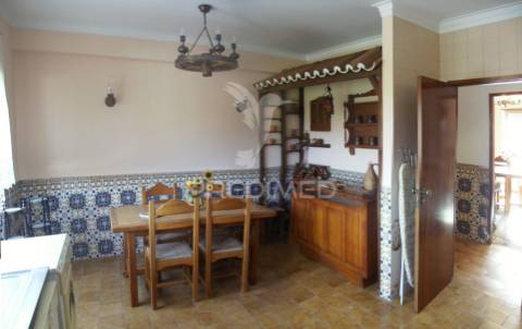 Apartamento t4 transformado em t2 | montijo