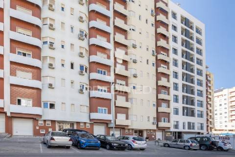 Apartamento t2 || santa marta do pinhal, corroios