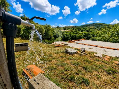 Quintinha em gomide – vila verde | moradia em pedra para restauro com 5.000 m²