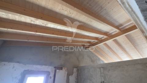 Moradia renovada t2 com terreno de 725 m² – são marcos da serra