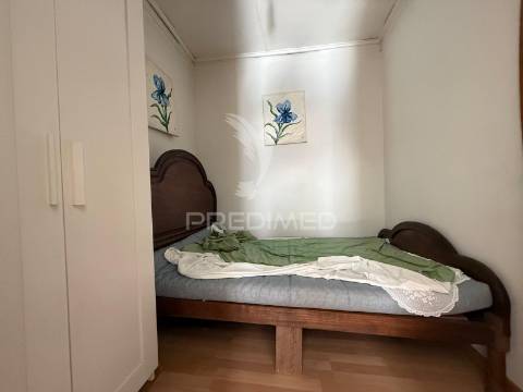 Moradia t2 para restaurar espinheiro / alcanena