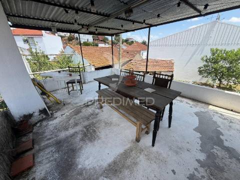 Moradia t2 para restaurar espinheiro / alcanena