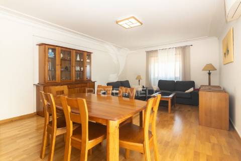 Magnífico t3 com 132m2, arrecadação , suite,, painéis sol…