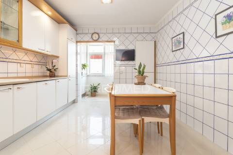 Magnífico t3 com 132m2, arrecadação , suite,, painéis sol…