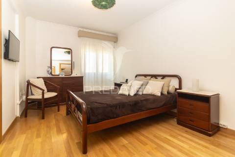 Magnífico t3 com 132m2, arrecadação , suite,, painéis sol…