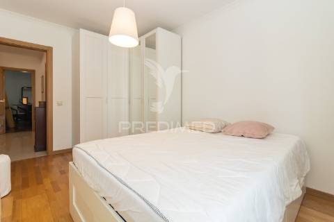Magnífico t3 com 132m2, arrecadação , suite,, painéis sol…