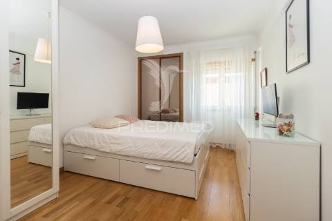 Magnífico t3 com 132m2, arrecadação , suite,, painéis sol…