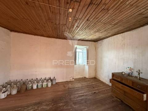 Venda judicial de quinhão hereditário – casa e terrenos em chãos, ferreira do zêzere