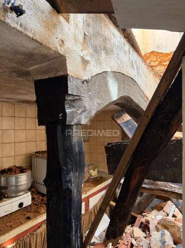 Venda judicial de quinhão hereditário – casa e terrenos em chãos, ferreira do zêzere