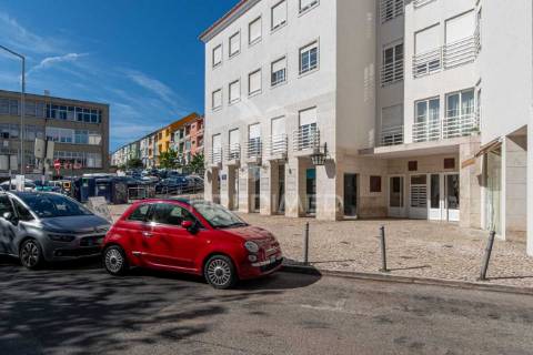 Loja -almada velha