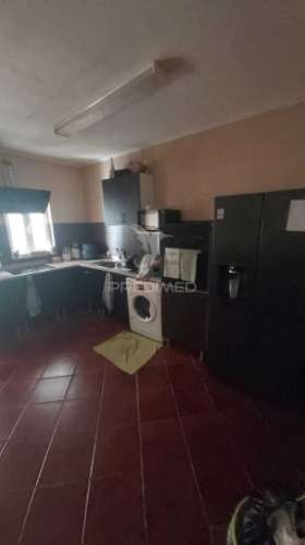 Moradia t3, rua direita, em campo maior