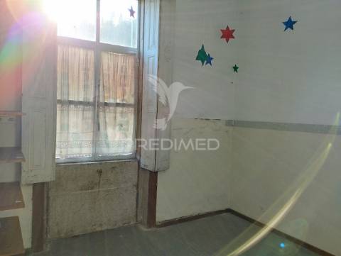 Moradia secular no coração de gondomar
