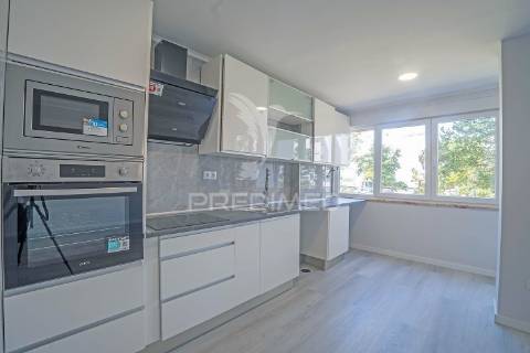 Apartamento t2 totalmente remodelado em oeiras
