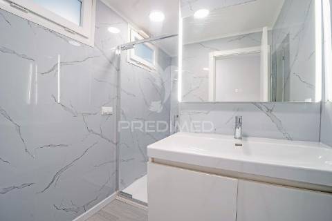 Apartamento t2 totalmente remodelado em oeiras