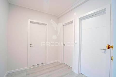 Apartamento t2 totalmente remodelado em oeiras