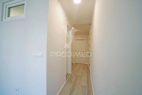 Apartamento t2 totalmente remodelado em oeiras