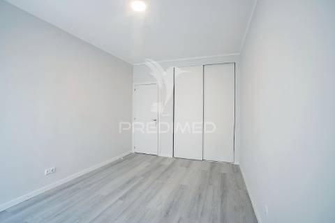 Apartamento t2 totalmente remodelado em oeiras
