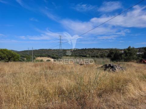 Albufeira-paderne alcaria terreno rústico plano 33440m²