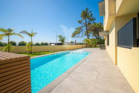 Apartamento t3 duplex novo - condomínio fechado c/piscina