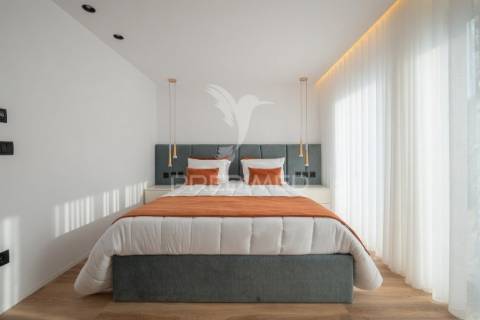 Apartamento t3 duplex novo - condomínio fechado c/piscina
