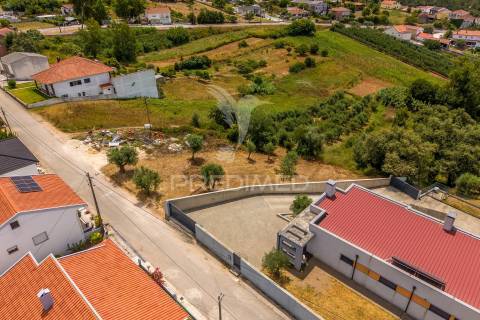 Terreno urbano com projeto de construção aprovado para comprar