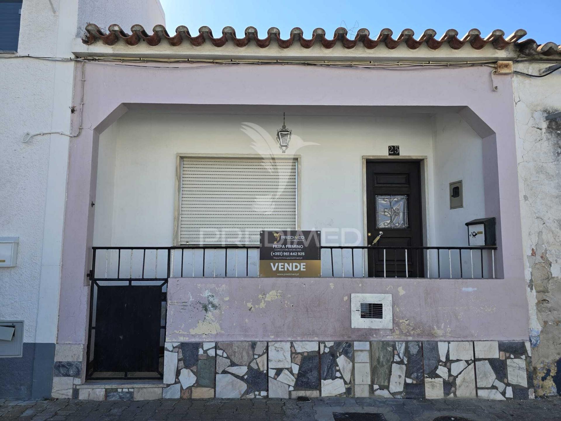 Casa com quintal e anexo