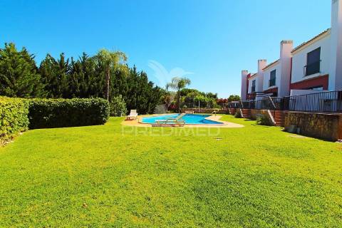 Moradia t3 com garagem, terraço e piscina na guia, albufeira