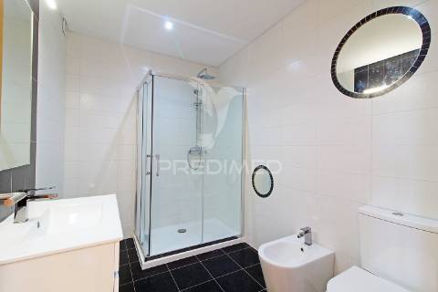 Moradia t3 com garagem, terraço e piscina na guia, albufeira