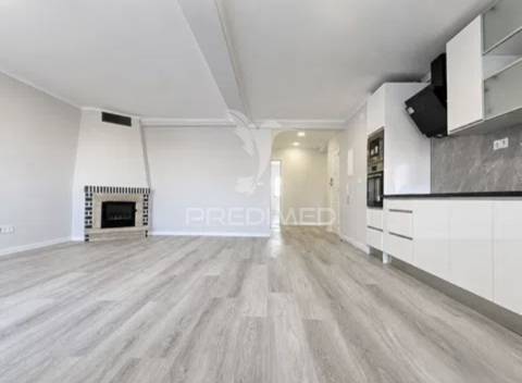 T4 totalmente remodelado na amora | 120 m² | 4 quartos | 2 casas de banho