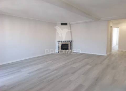 T4 totalmente remodelado na amora | 120 m² | 4 quartos | 2 casas de banho