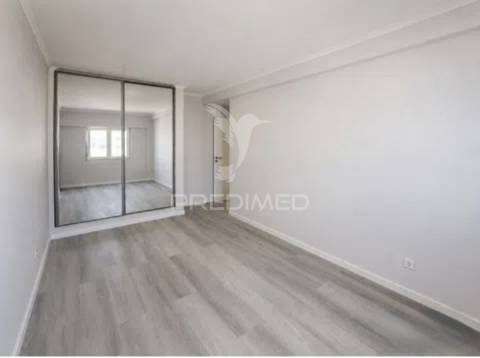 T4 totalmente remodelado na amora | 120 m² | 4 quartos | 2 casas de banho