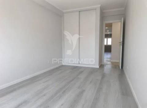 T4 totalmente remodelado na amora | 120 m² | 4 quartos | 2 casas de banho